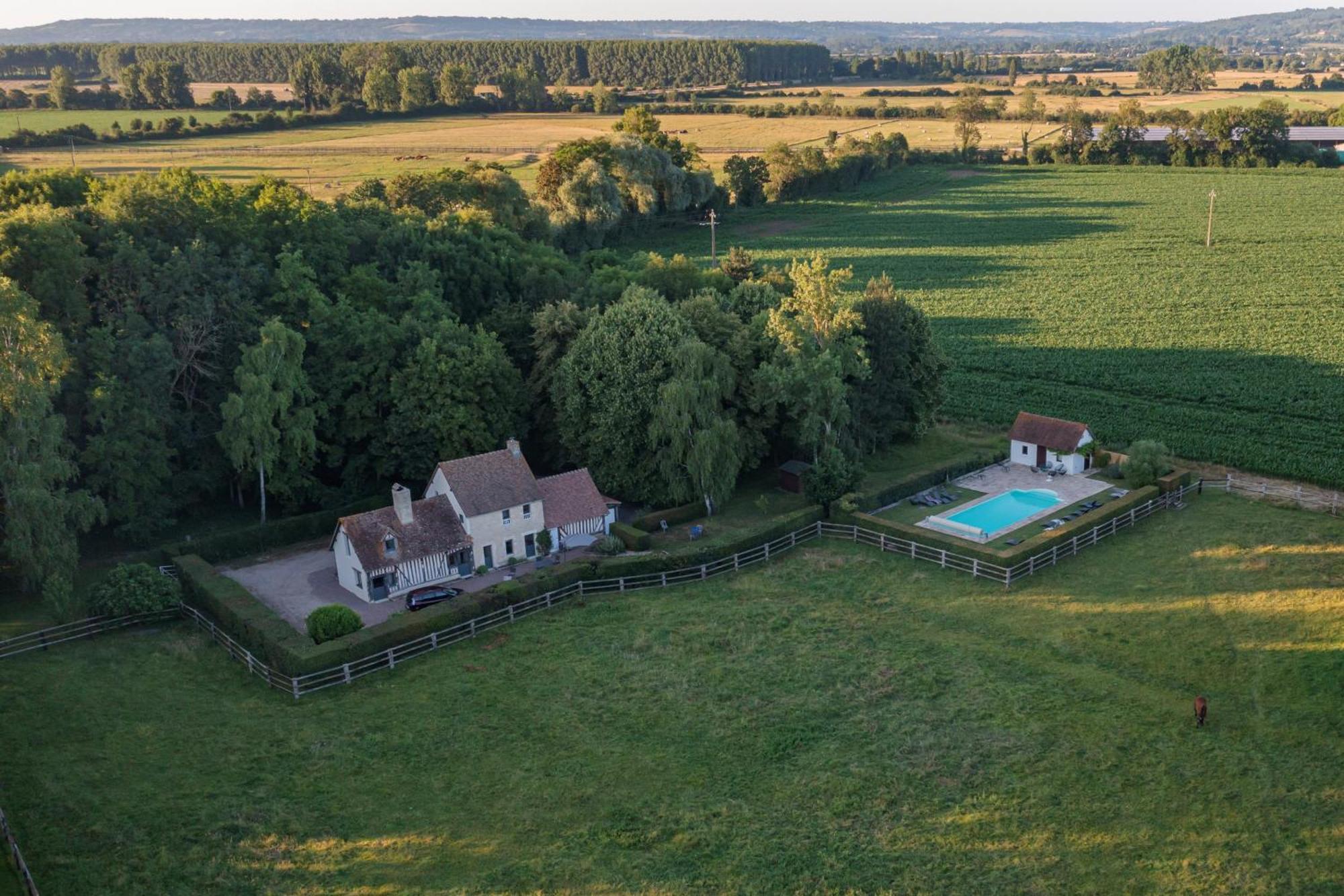 La Maison Corniere Bieville-en-Auge Exterior photo