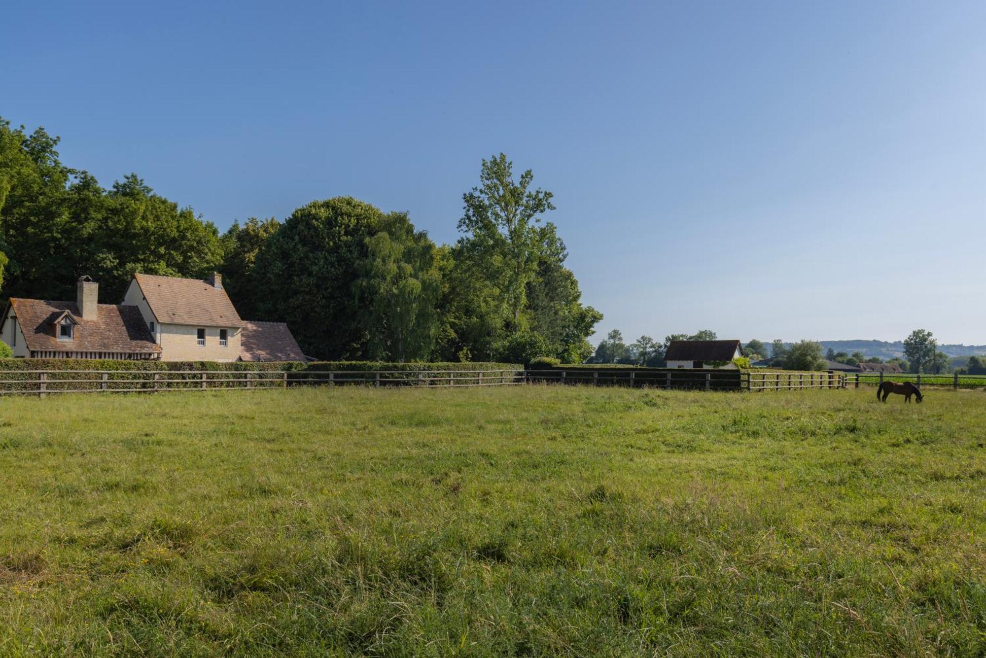 La Maison Corniere Bieville-en-Auge Exterior photo